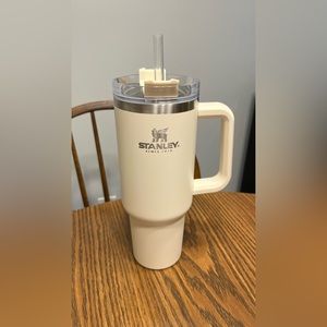 Stanley Adventure Quencher 40 oz cream